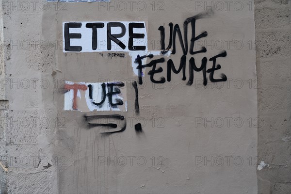 Paris, affichage de protestation contre la violence faire aux femmes