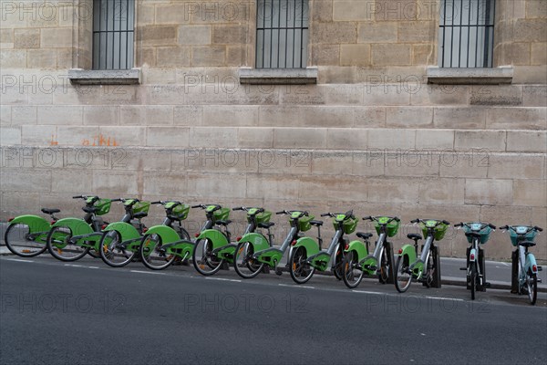 Paris, Vélib' sharing system station