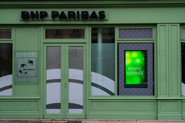 Paris, banque BNP Paribas fermée