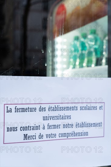Paris, commerce fermé pour cause d’épidémie de coronavirus