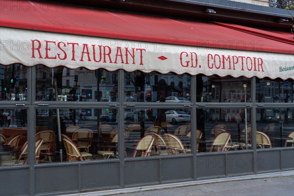 Paris, Brasserie Bullier fermée pour cause d’épidémie de coronavirus