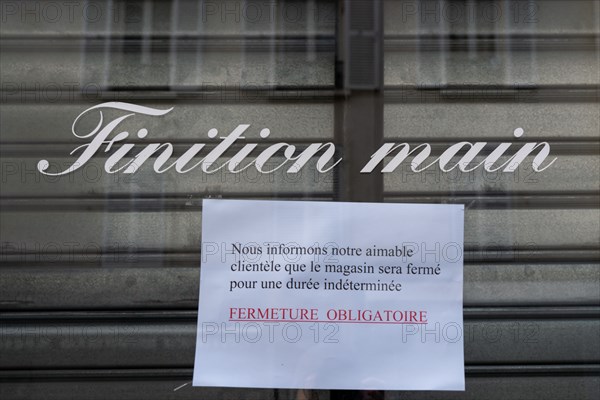 Paris, store closed to prevent spread of coronavirus