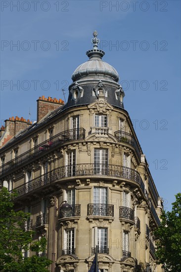 Paris starts re-opening from lockdown, May 2020