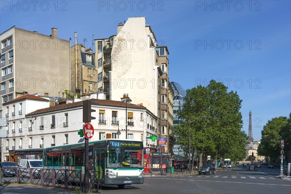 Paris starts re-opening from lockdown, May 2020