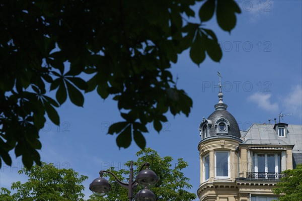 Paris starts re-opening from lockdown, May 2020