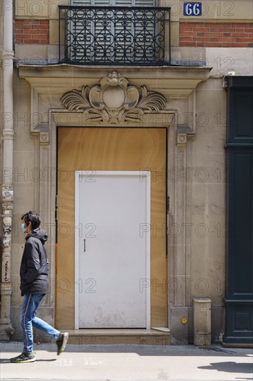 Paris starts re-opening from lockdown, May 2020