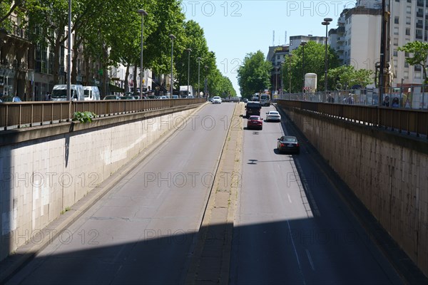 Paris, avenue du Maine