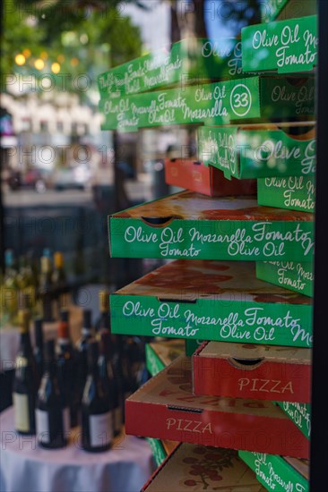 Paris, pizza boxes