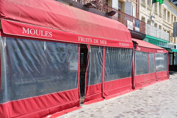 Trouville-sur-Mer, restaurant closed due to Covid-19