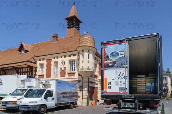 Trouville-sur-Mer, pare brise d’un camion