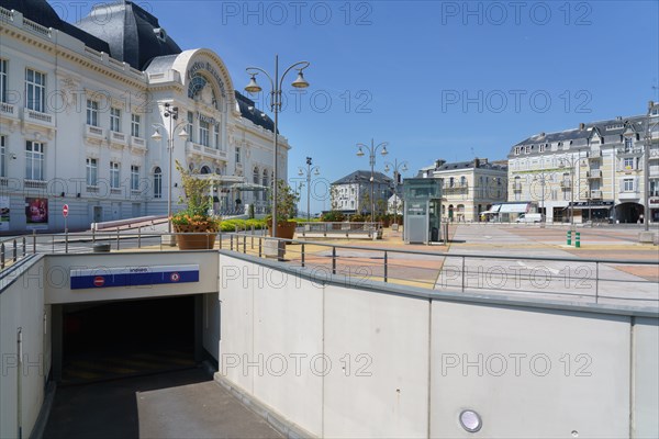 Trouville-sur-Mer, place Foch