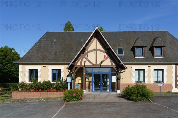 Bonneville la Louvet, Mairie et Poste