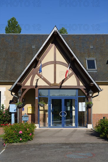 Bonneville la Louvet, Mairie et Poste