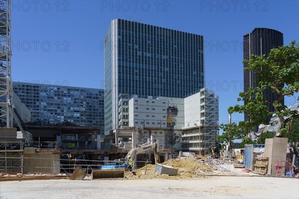 Paris, avenue du Maine, construction site of the future Gaité shopping centre