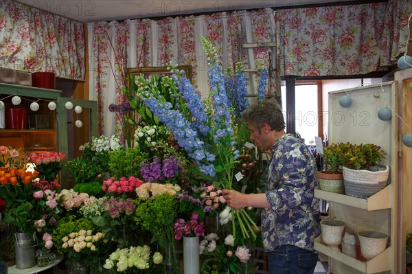 Paris, fleuriste rue d’Alésia