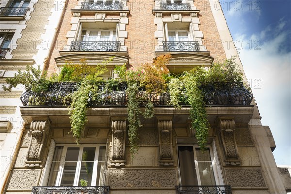 Paris, rue de l’Abbé Carton