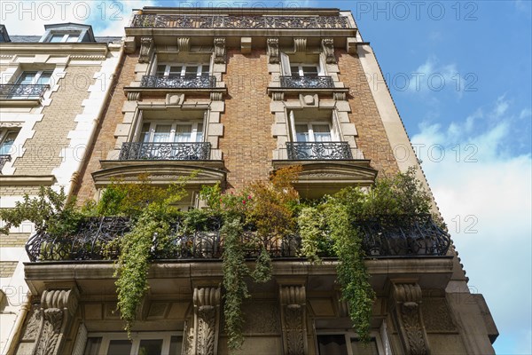 Paris, rue de l’Abbé Carton