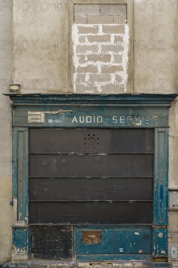 Paris, rue de l’Abbé Carton