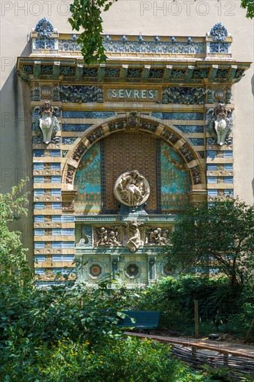 Square Félix Desruelles in Paris