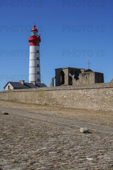 Abbaye et phare de la pointe Saint-Mathieu, Finistère nord