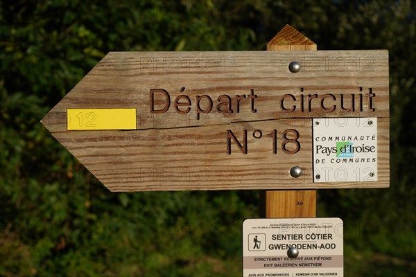 Pointe de Kermorvan, Finistère nord, GR34