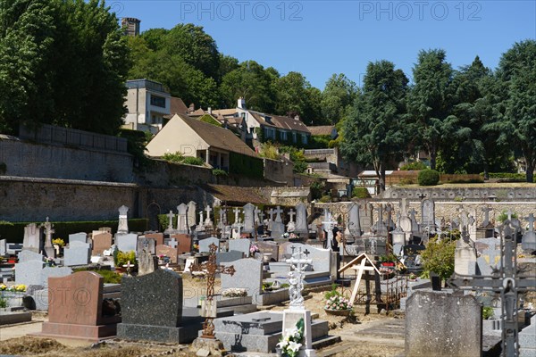 Montfort l'Amaury Cemetery, Yvelines