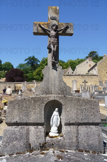 Montfort l'Amaury Cemetery, Yvelines