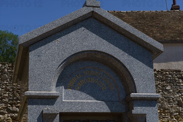 Montfort l'Amaury Cemetery, Yvelines