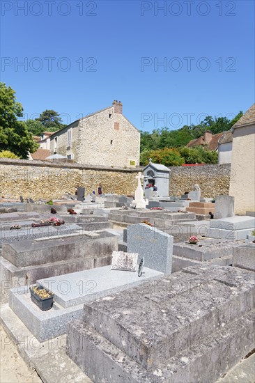 Montfort l'Amaury Cemetery, Yvelines