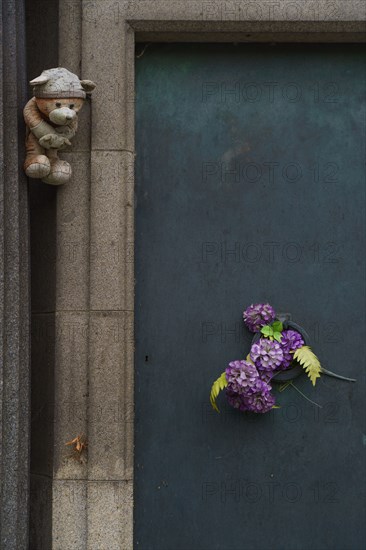 Paris, cimetière du Montparnasse à la Toussaint