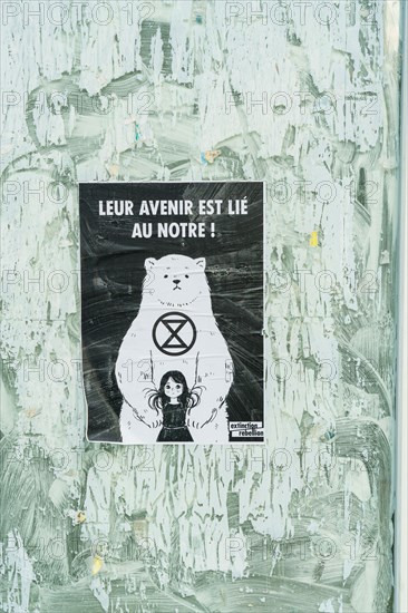 Paris, affiche militante d'Extinction Rébellion