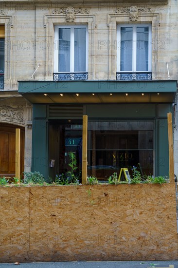 Paris, restaurant closed due to the Covid-19 pandemic