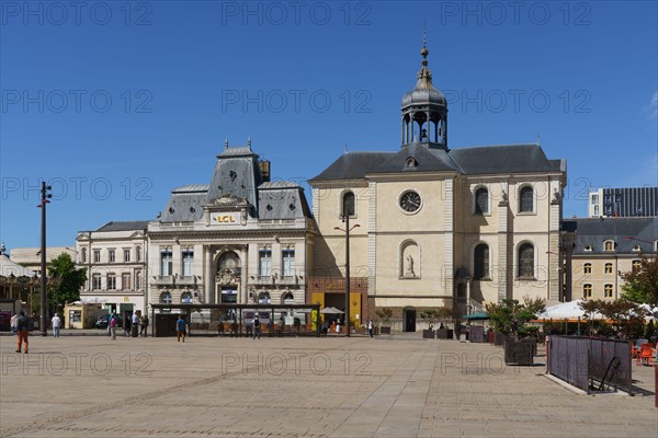 Place de la République, Le Mans