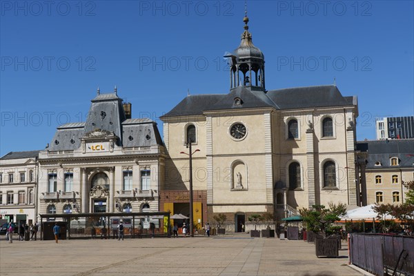 Place de la République, Le Mans