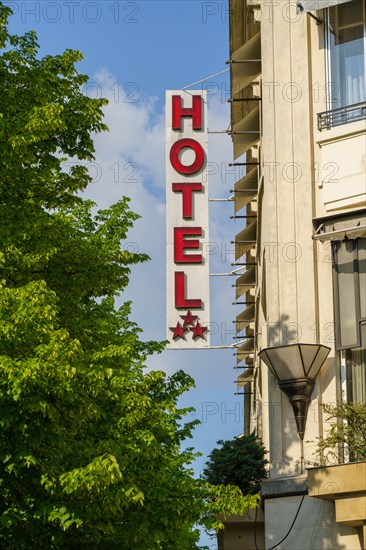 Hotel sign in Reims