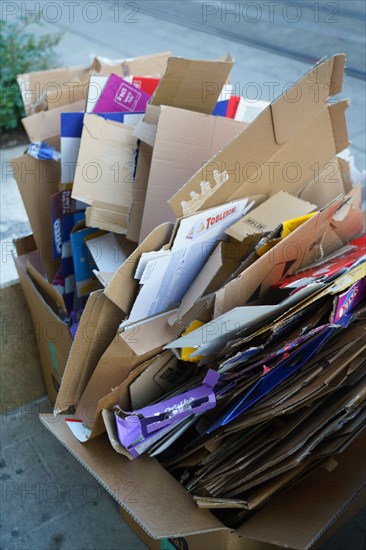 Reims, cardboard boxes