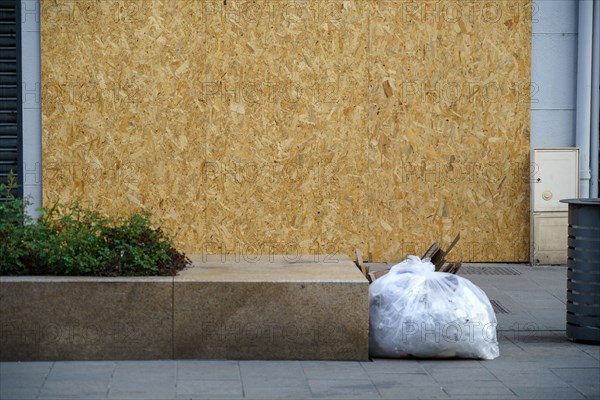 Reims, garbage bag