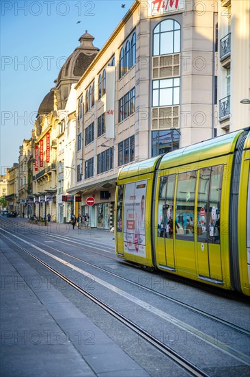 Reims, tramway Rue de Vesle