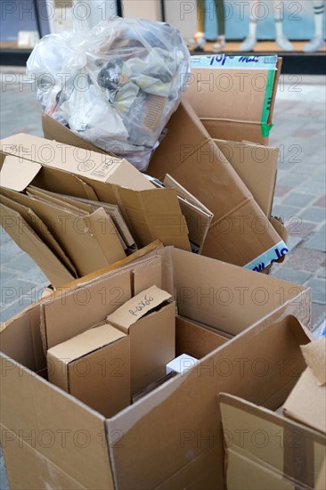 Reims, cardboard boxes