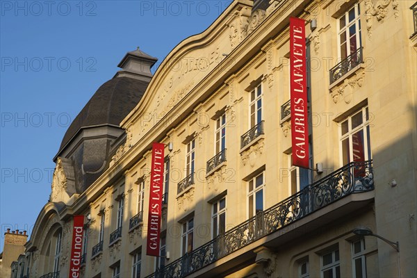 Façade des Galeries Lafayette à Reims