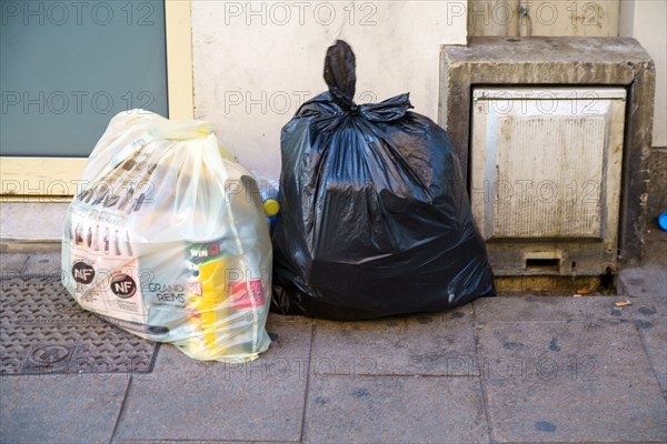 Reims, poubelles