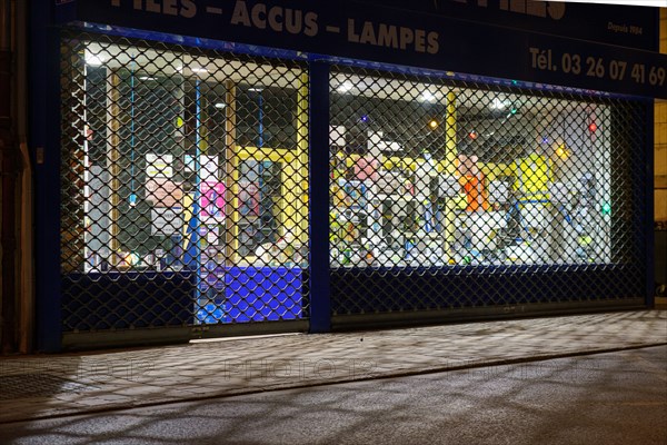 Reims, magasin fermé