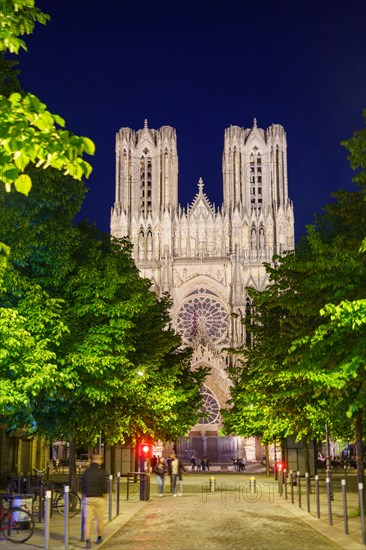 Reims Cathedral by night (Notre-Dame de Reims)