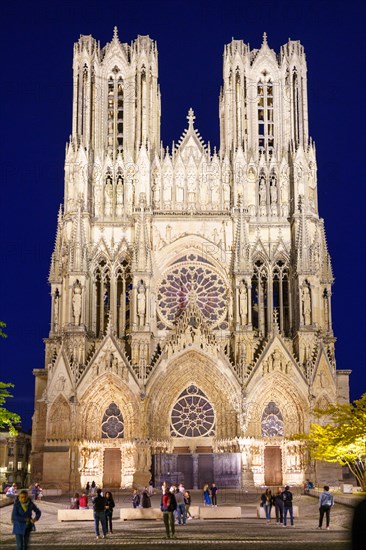 Reims, cathédrale Notre-Dame de nuit