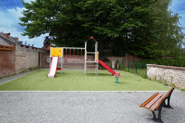 Une aire de jeux à Saint-Victor l'Abbaye