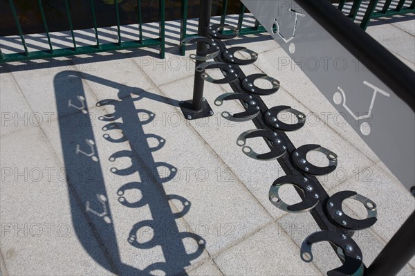 Rueil-Malmaison, parking rack for scooters