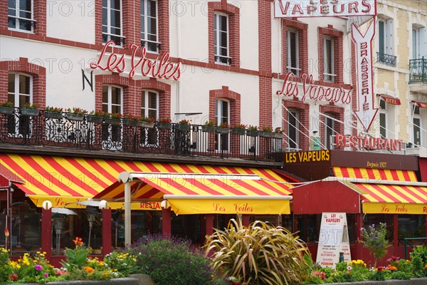 Trouville, restaurants Les Voiles et Les Vapeurs