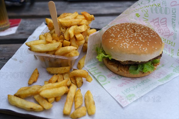 Hamburger et frites