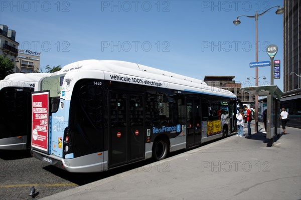 Paris bus