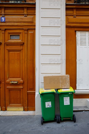 Recycling bin, Paris